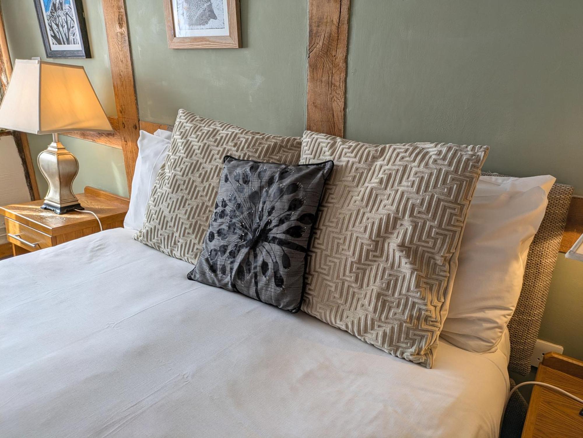 Seven Stars Hotel 4*